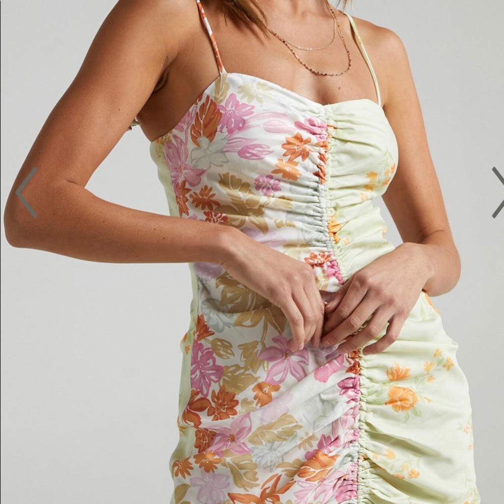 NEW Showpo Save It for the Weekend Floral ruched mini dress